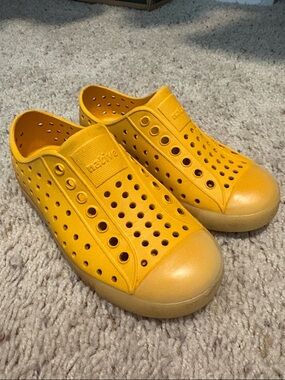 Native Kids Slip-On Water Shoes in Bright Yellow